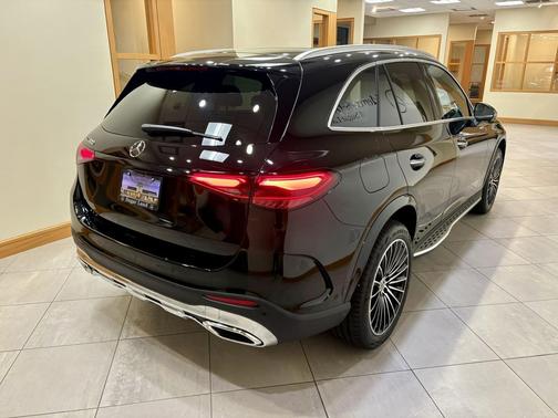 2026 Mercedes-Benz GLC 300 Base