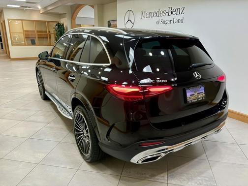 2026 Mercedes-Benz GLC 300 Base