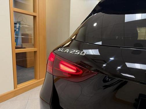 Night Black 2025 Mercedes-Benz GLA 250 4MATIC