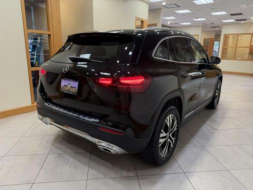 Night Black 2025 Mercedes-Benz GLA 250 4MATIC