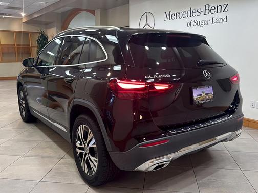 Night Black 2025 Mercedes-Benz GLA 250 4MATIC