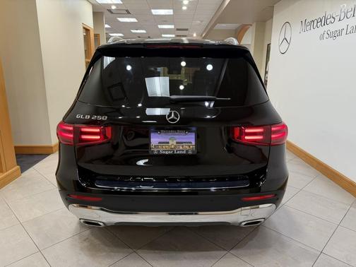 2025 Mercedes-Benz GLB 250 Base