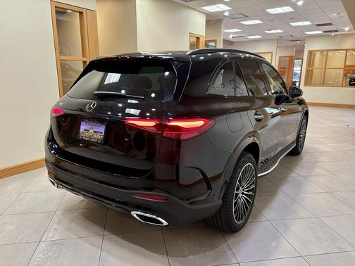 2026 Mercedes-Benz GLC 300 Base