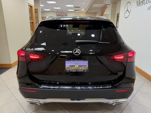 Night Black 2025 Mercedes-Benz GLA 250 4MATIC