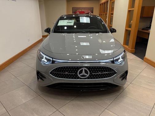 MANUFAKTUR Alpine Grey 2027 Mercedes-Benz CLA 220 Hybrid CLA 220 Hybrid