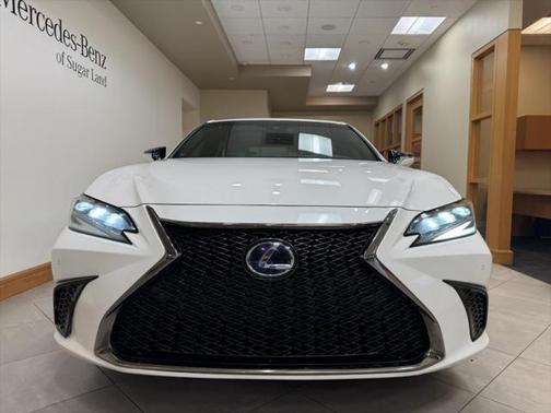2022 Lexus ES 300h F SPORT
