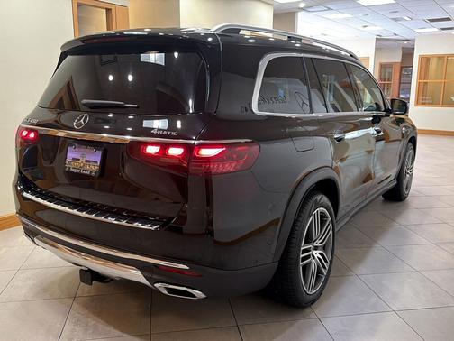 Obsidian Black Metallic 2025 Mercedes-Benz GLS 450 4MATIC