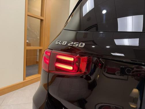 Night Black 2025 Mercedes-Benz GLB 250 Base