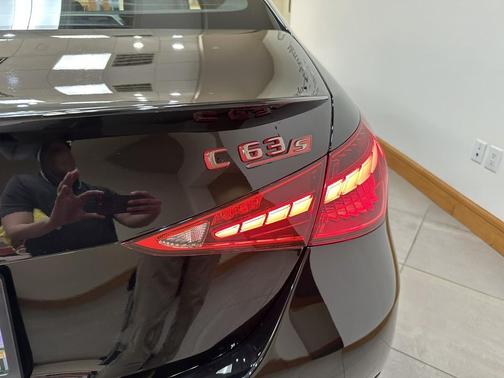 2025 Mercedes-Benz AMG C 63 S E Performance