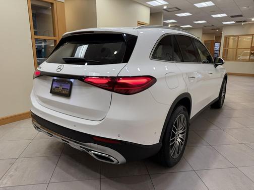 2025 Mercedes-Benz GLC 300 Base