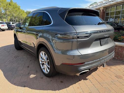 Quartzite Metallic 2019 Porsche Cayenne Cayenne