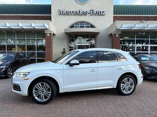 Ibis White 2018 Audi Q5
