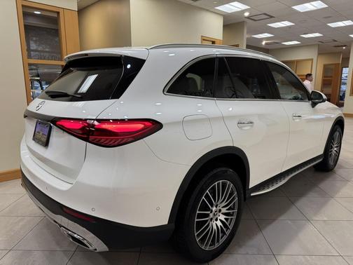 2026 Mercedes-Benz GLC 300 Base