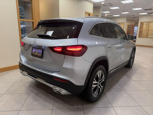 2025 Mercedes-Benz GLA 250 4MATIC