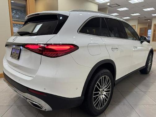 Polar White 2025 Mercedes-Benz GLC 300 Base