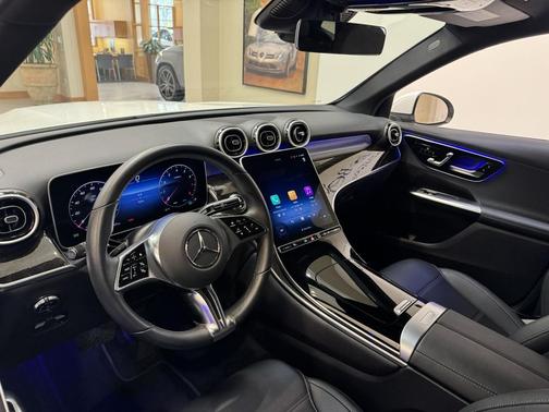 2025 Mercedes-Benz GLC 300 Base