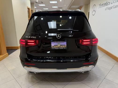 Night Black 2025 Mercedes-Benz GLB 250 Base