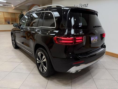 Night Black 2025 Mercedes-Benz GLB 250 Base
