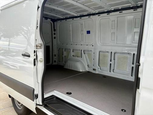 2025 Mercedes-Benz Sprinter 2500 Standard Roof