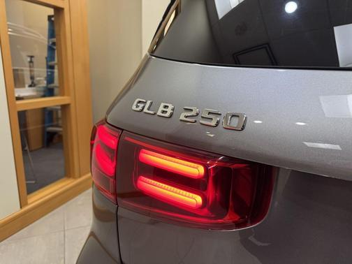 2025 Mercedes-Benz GLB 250 Base