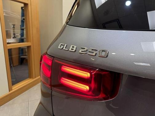 Mountain Grey Metallic 2025 Mercedes-Benz GLB 250 Base