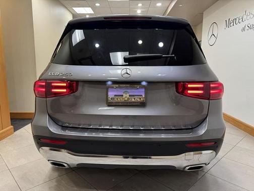 Mountain Grey Metallic 2025 Mercedes-Benz GLB 250 Base
