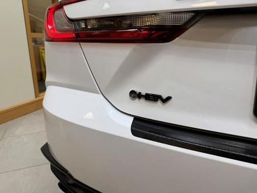 Ice Cap 2025 Toyota Camry SE