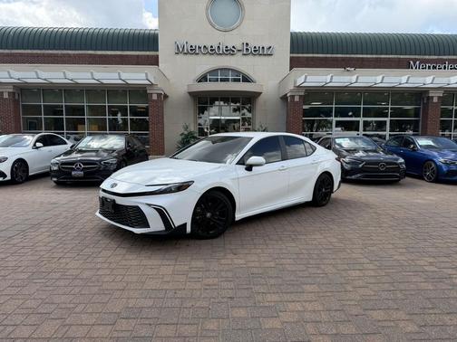 Ice Cap 2025 Toyota Camry SE