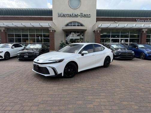 Ice Cap 2025 Toyota Camry SE