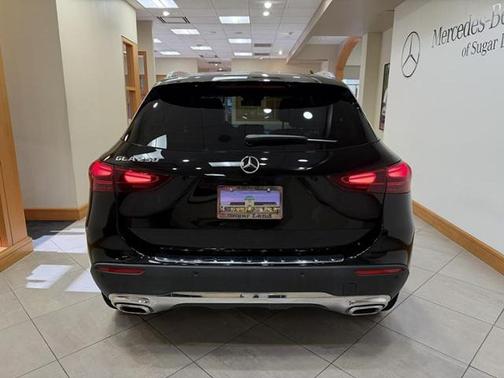 Night Black 2025 Mercedes-Benz GLA 250 4MATIC