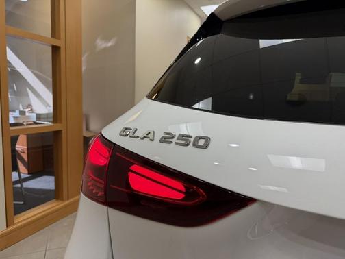 2025 Mercedes-Benz GLA 250 4MATIC