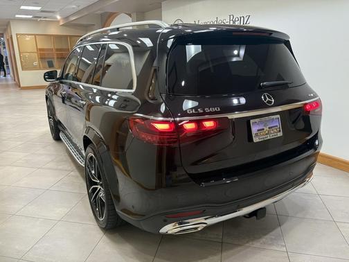 2026 Mercedes-Benz GLS 580 4MATIC