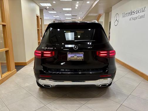 2025 Mercedes-Benz GLB 250 Base