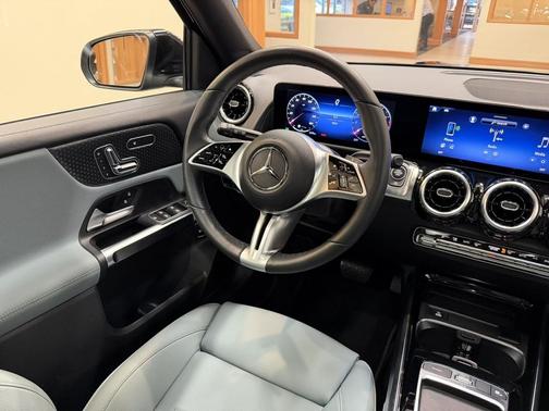 Night Black 2026 Mercedes-Benz GLB 250 Base