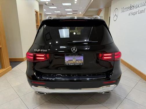 Night Black 2026 Mercedes-Benz GLB 250 Base