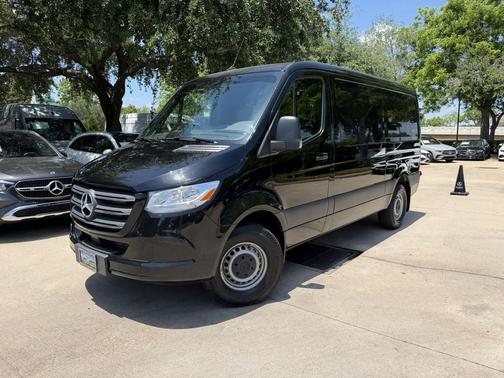 Obsidian Black Metallic 2025 Mercedes-Benz Sprinter 2500 Standard Roof