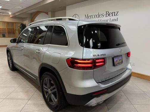 2025 Mercedes-Benz GLB 250 Base