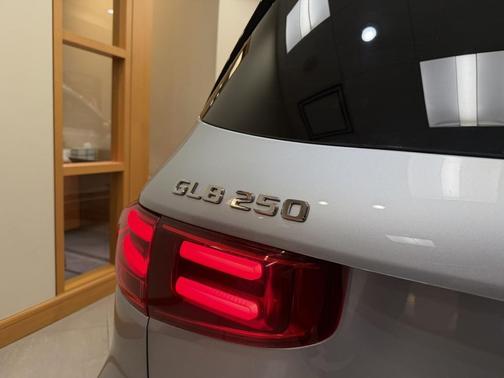 2025 Mercedes-Benz GLB 250 Base