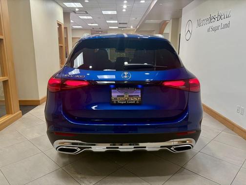 2025 Mercedes-Benz GLC 300 Base