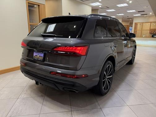 2025 Audi Q7 45 Premium Plus
