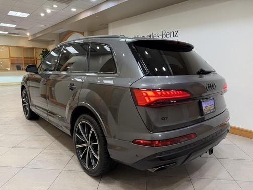 2025 Audi Q7 45 Premium Plus
