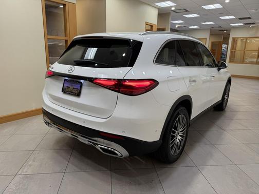 2025 Mercedes-Benz GLC 300 Base