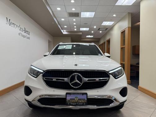 Polar White 2025 Mercedes-Benz GLC 300 Base