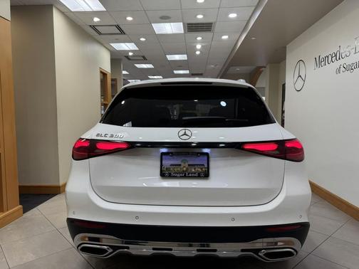 Polar White 2025 Mercedes-Benz GLC 300 Base