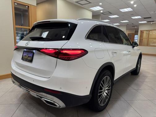 Polar White 2025 Mercedes-Benz GLC 300 Base