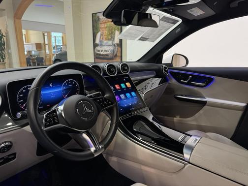 Polar White 2025 Mercedes-Benz GLC 300 Base