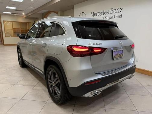 Cirrus Silver Metallic 2025 Mercedes-Benz GLA 250 4MATIC