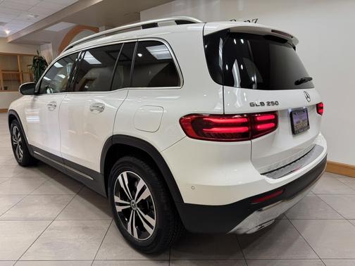 2025 Mercedes-Benz GLB 250 Base