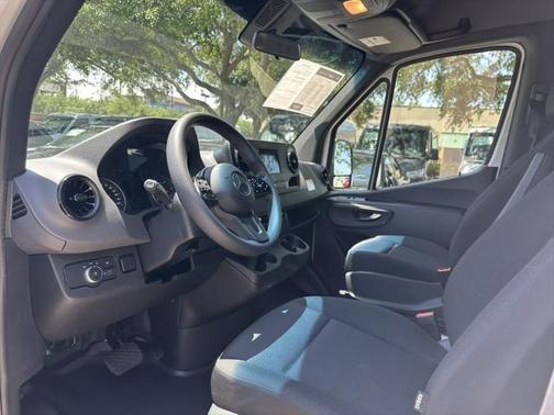 2023 Mercedes-Benz Sprinter 2500 Standard Roof