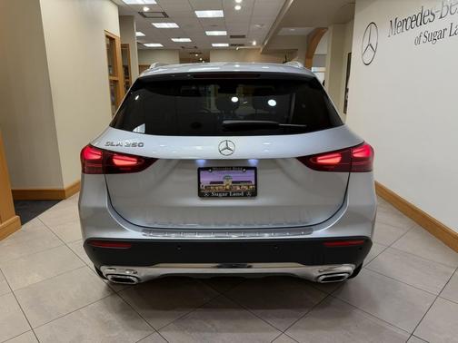 Cirrus Silver Metallic 2025 Mercedes-Benz GLA 250 4MATIC